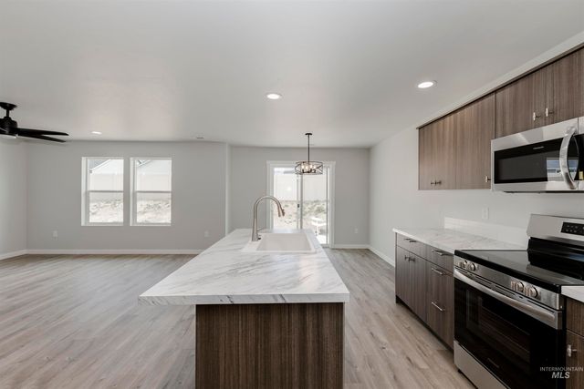 19592 Snowyside Way, Caldwell, ID 83605