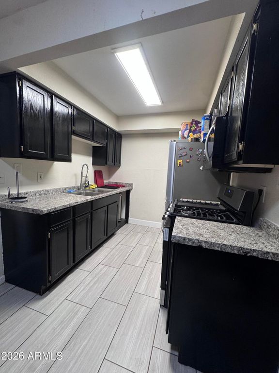 Image 2 of property listing at 3840 N 43RD Avenue 41, Phoenix, AZ 85031