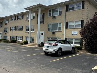 4940 N Leonard Drive 3B, Norridge, IL 60706