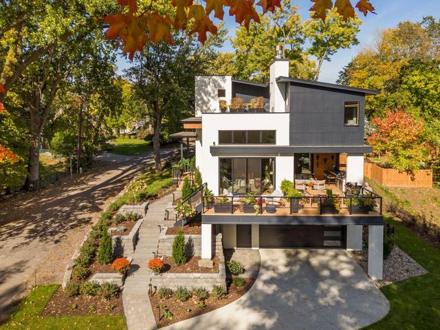 175 Lakeview Avenue, Tonka Bay, MN 55331
