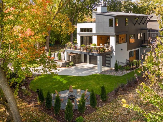 175 Lakeview Avenue, Tonka Bay, MN 55331