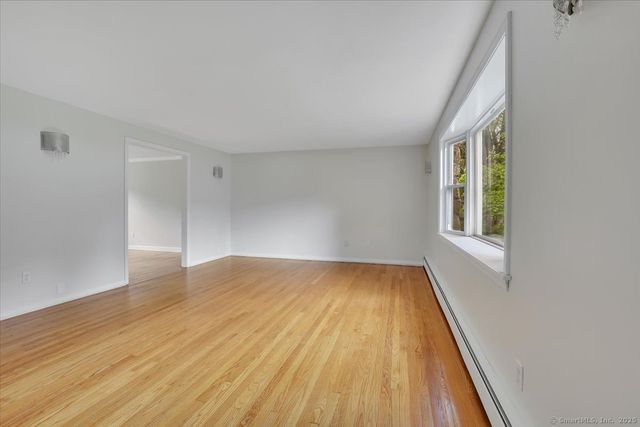 6 Hamilton Drive, Manchester, CT 06042