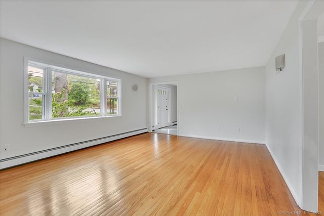 6 Hamilton Drive, Manchester, CT 06042