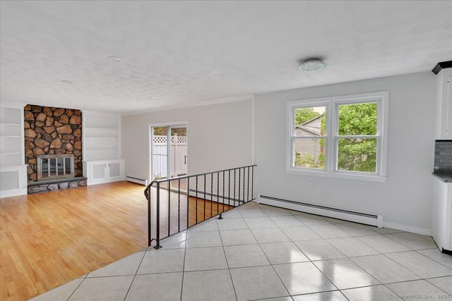 6 Hamilton Drive, Manchester, CT 06042