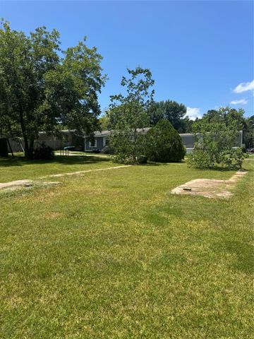 13915 Anchor Court, Willis, TX 77318