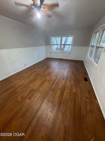 1107 Ash Street, Carthage, MO 64836