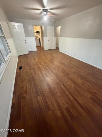 1107 Ash Street, Carthage, MO 64836