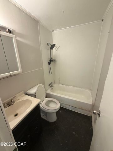 1107 Ash Street, Carthage, MO 64836