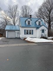 157 Commonwealth Avenue, Springfield, VT 05156