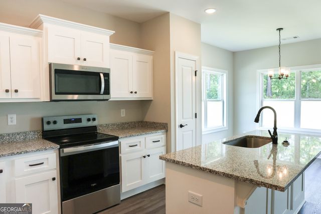 716 Riverside Estates, Lanett, AL 36863