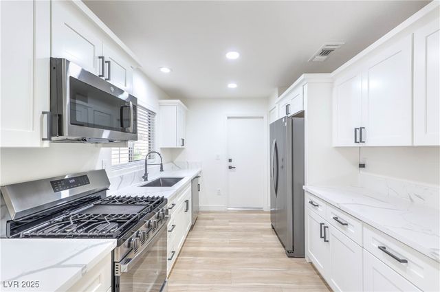 10321 Junction Hill Drive, Las Vegas, NV 89134