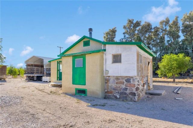 10099 Highland Avenue, Lucerne Valley, CA 92356