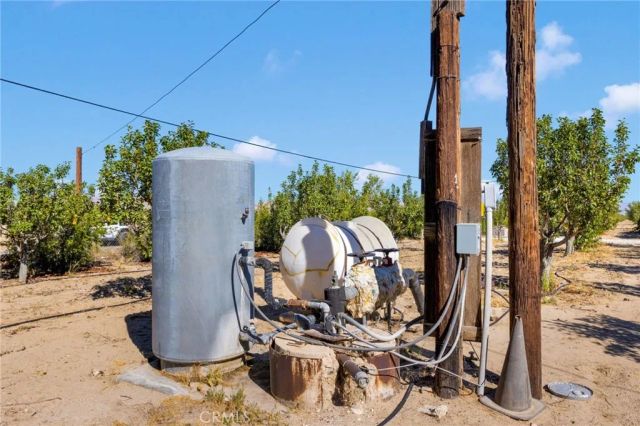 10099 Highland Avenue, Lucerne Valley, CA 92356