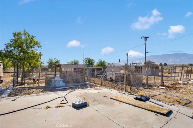 10099 Highland Avenue, Lucerne Valley, CA 92356