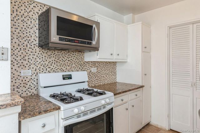 9910 60 Avenue CC1, Corona, NY 11368