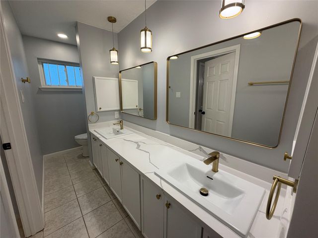 7910 Sands Point Drive, Houston, TX 77036