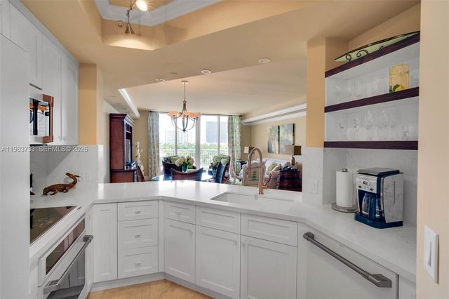 9751 E Bay Harbor Dr 6C, Bay Harbor Islands, FL 33154