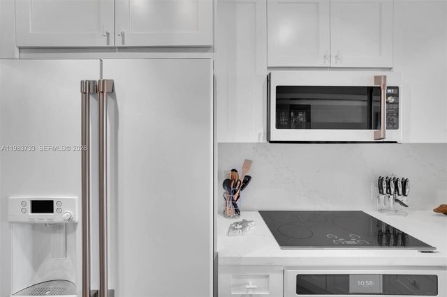 9751 E Bay Harbor Dr 6C, Bay Harbor Islands, FL 33154