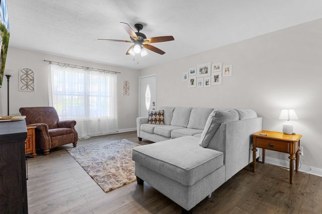 189 Whitehall Dr, Clarksville, TN 37042