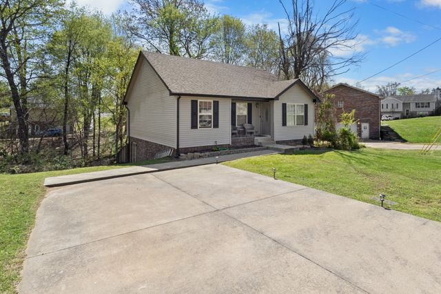 189 Whitehall Dr, Clarksville, TN 37042