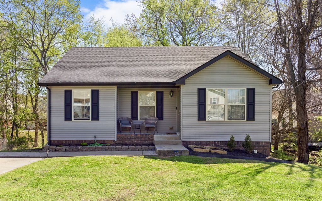 189 Whitehall Dr, Clarksville, TN 37042