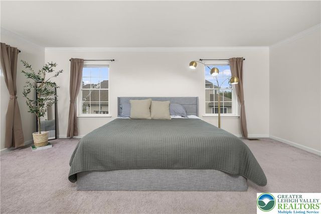 2 Creek View Court, Palmer Twp, PA 18045