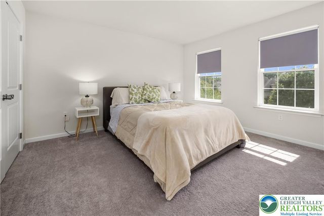 2 Creek View Court, Palmer Twp, PA 18045