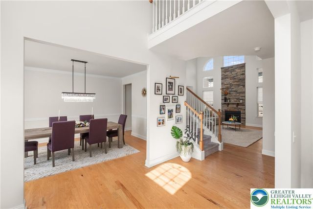 2 Creek View Court, Palmer Twp, PA 18045