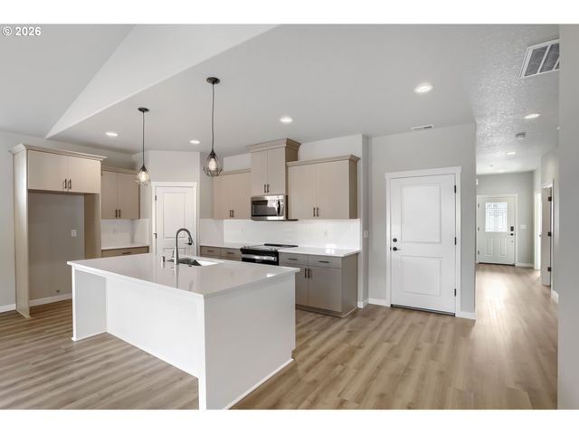 13100 Ne 108TH Cir, Vancouver, WA 98682