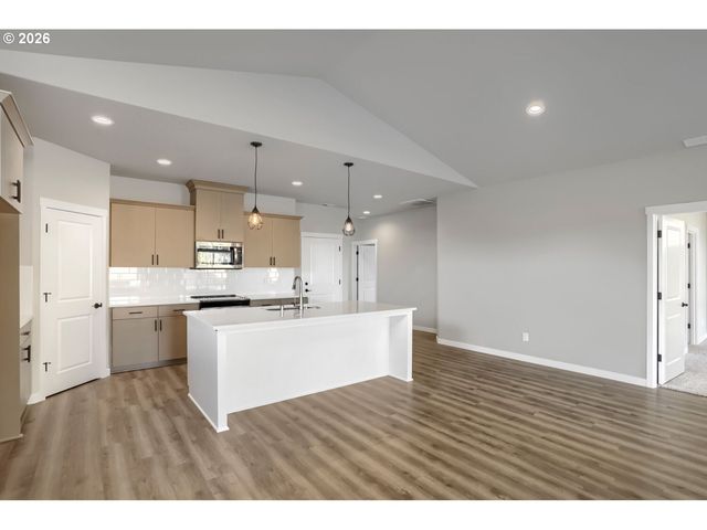 13100 Ne 108TH Cir, Vancouver, WA 98682