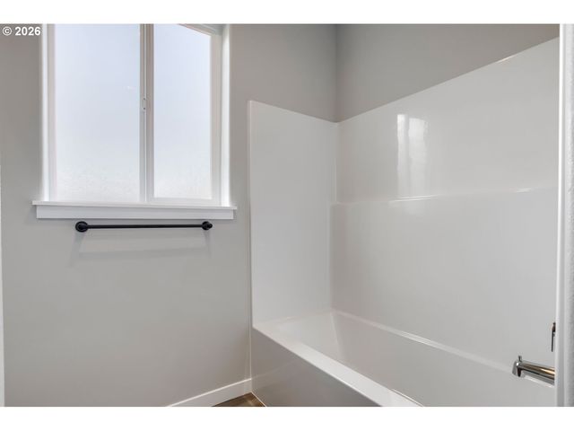 13100 Ne 108TH Cir, Vancouver, WA 98682