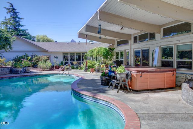 1012 NE Hefley Street, Grants Pass, OR 97526