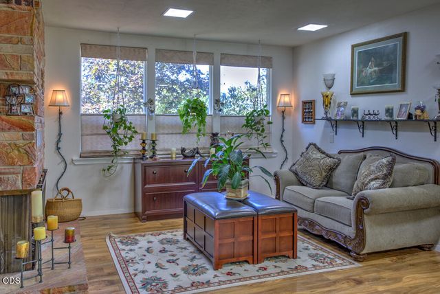 1012 NE Hefley Street, Grants Pass, OR 97526