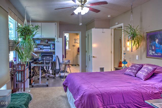 1012 NE Hefley Street, Grants Pass, OR 97526