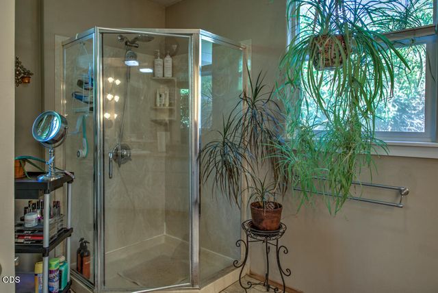 1012 NE Hefley Street, Grants Pass, OR 97526