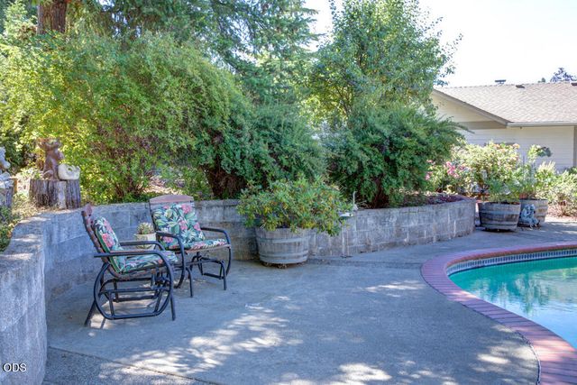 1012 NE Hefley Street, Grants Pass, OR 97526