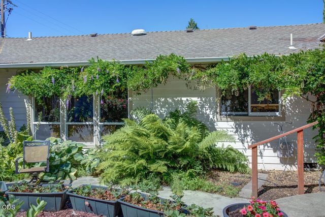 1012 NE Hefley Street, Grants Pass, OR 97526