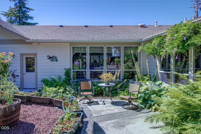 1012 NE Hefley Street, Grants Pass, OR 97526