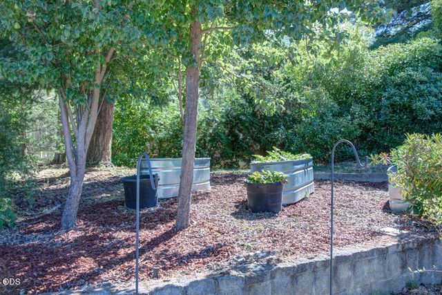 1012 NE Hefley Street, Grants Pass, OR 97526