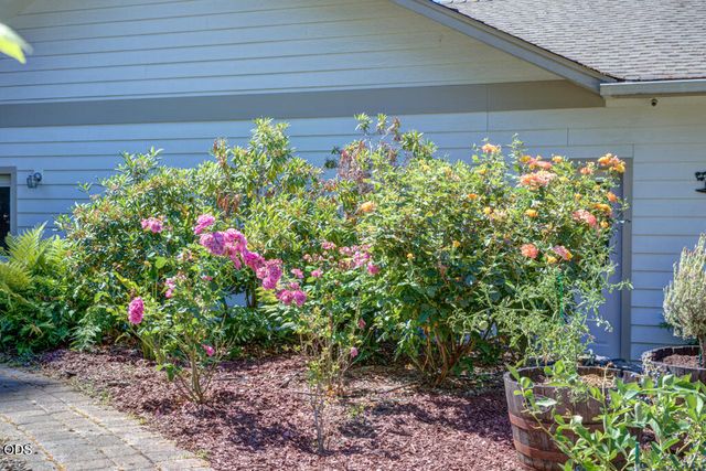 1012 NE Hefley Street, Grants Pass, OR 97526