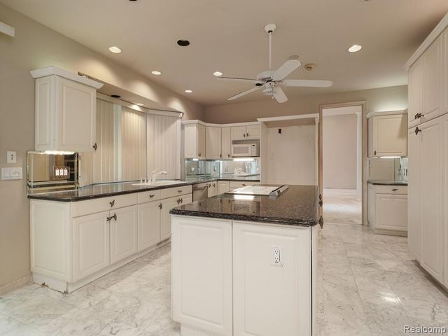 43564 Scenic Lane, Northville, MI 48167