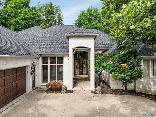 43564 Scenic Lane, Northville, MI 48167
