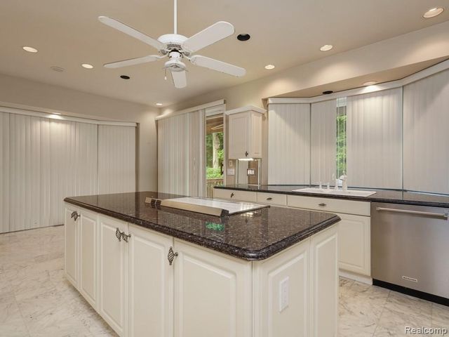43564 Scenic Lane, Northville, MI 48167