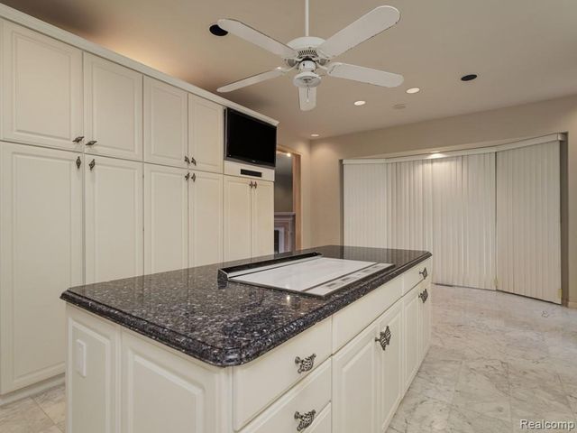 43564 Scenic Lane, Northville, MI 48167