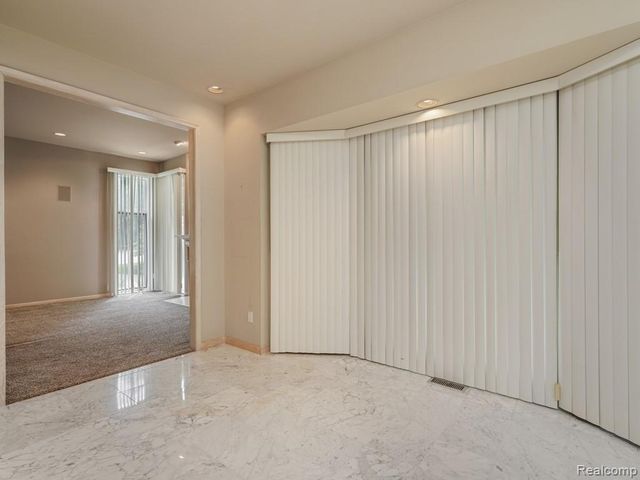 43564 Scenic Lane, Northville, MI 48167