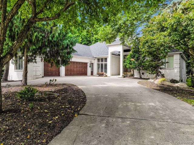 43564 Scenic Lane, Northville, MI 48167