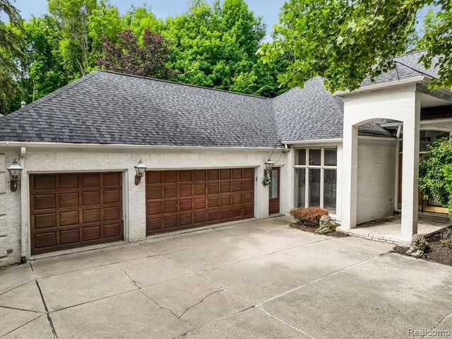 43564 Scenic Lane, Northville, MI 48167