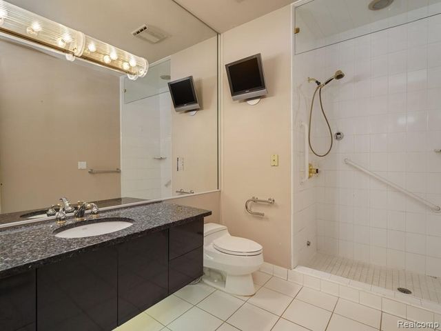 43564 Scenic Lane, Northville, MI 48167