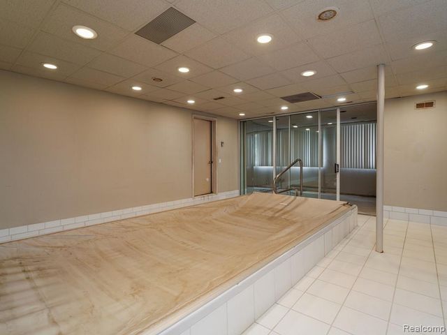 43564 Scenic Lane, Northville, MI 48167