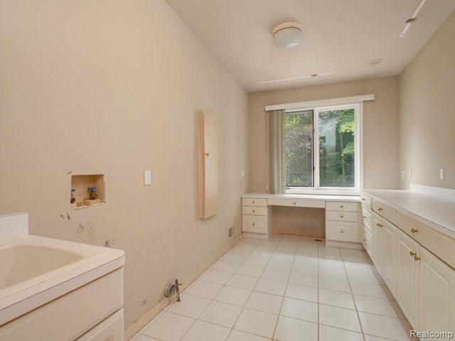 43564 Scenic Lane, Northville, MI 48167